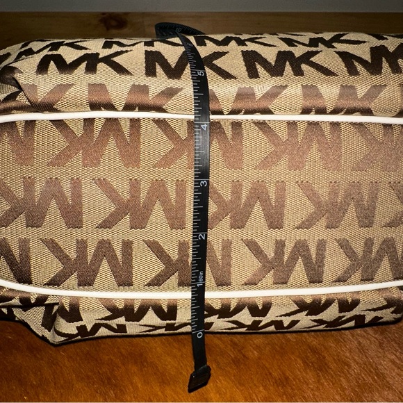 Michael Kors ring tote - Picture 6 of 10